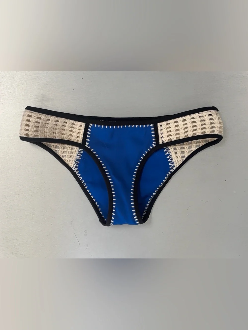 Victoria’s Secret Crochet Trim Bikini Bottoms XS
